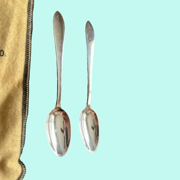 Tiffany & Co. Faneuil Sterling Silver 4.25” Teaspoon Set from 1910s with Dustbag - Picture 3 of 13